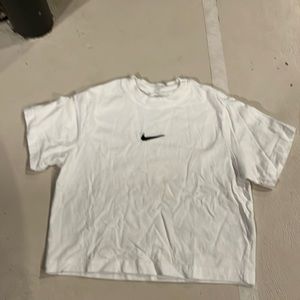 Loose fit, Nike tea, size small